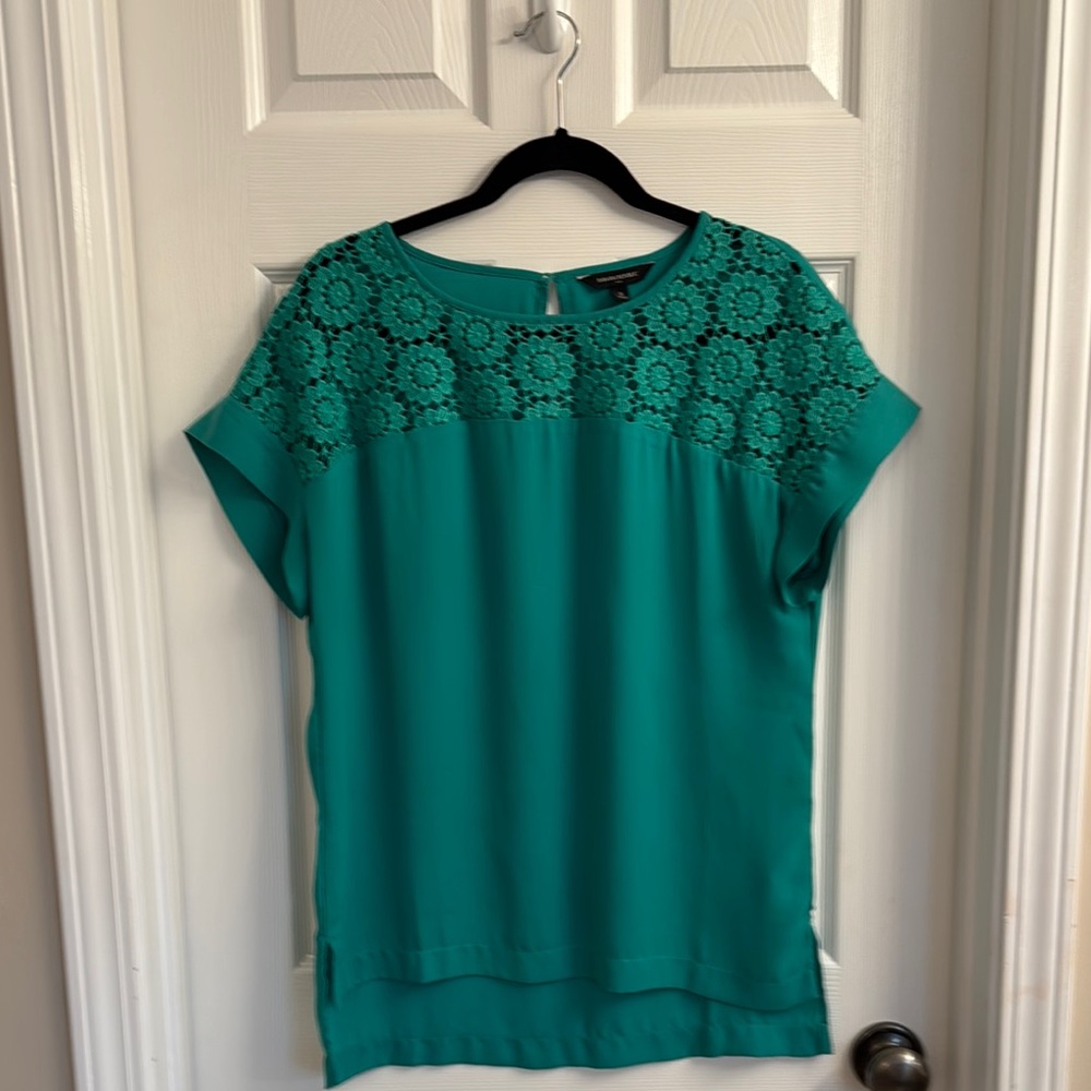 Banana Republic Green Lace Accent Top